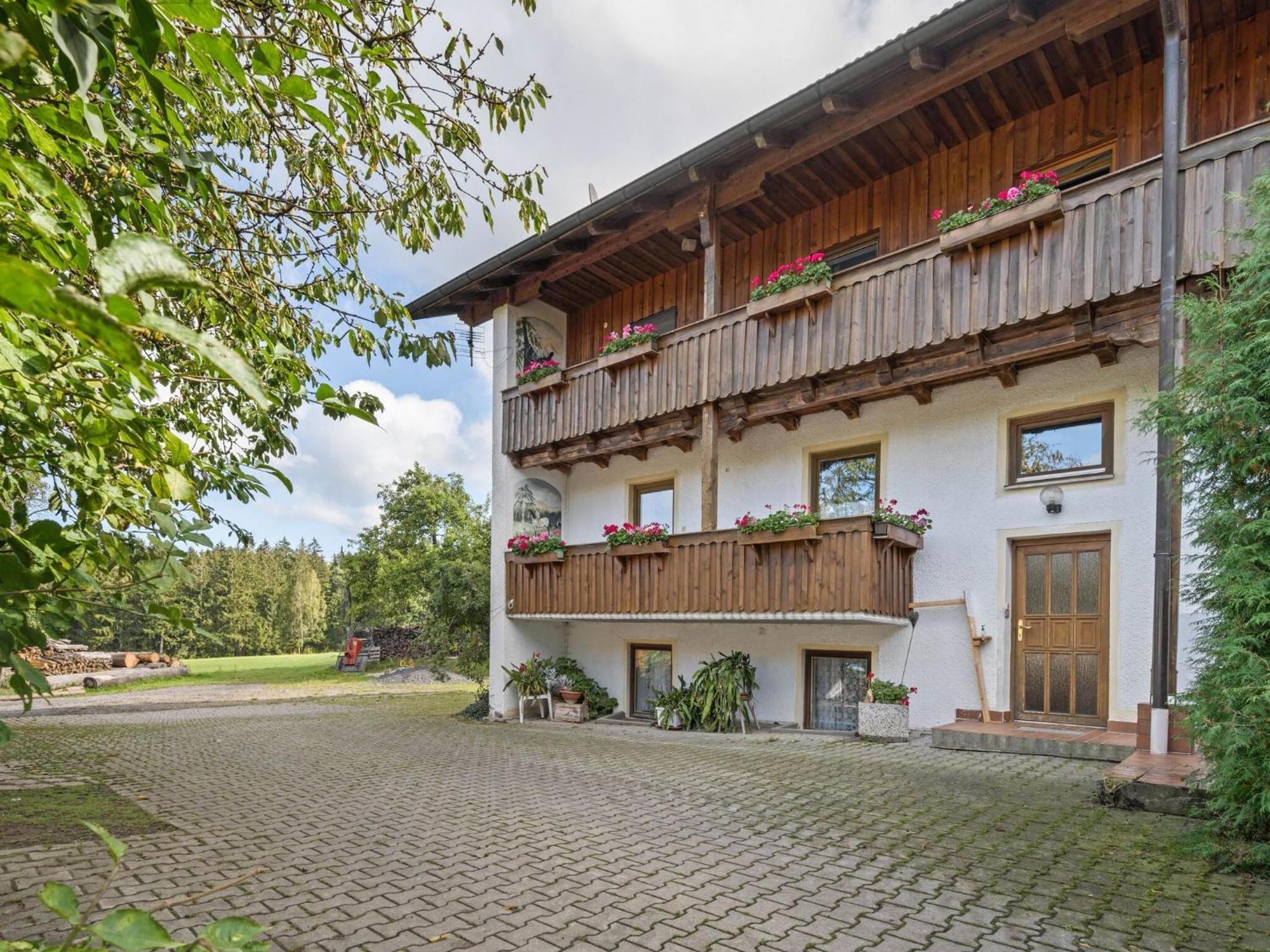 Apartment On A Farm Near The Ski Area Neukirchen beim Heiligen Blut Bagian luar foto