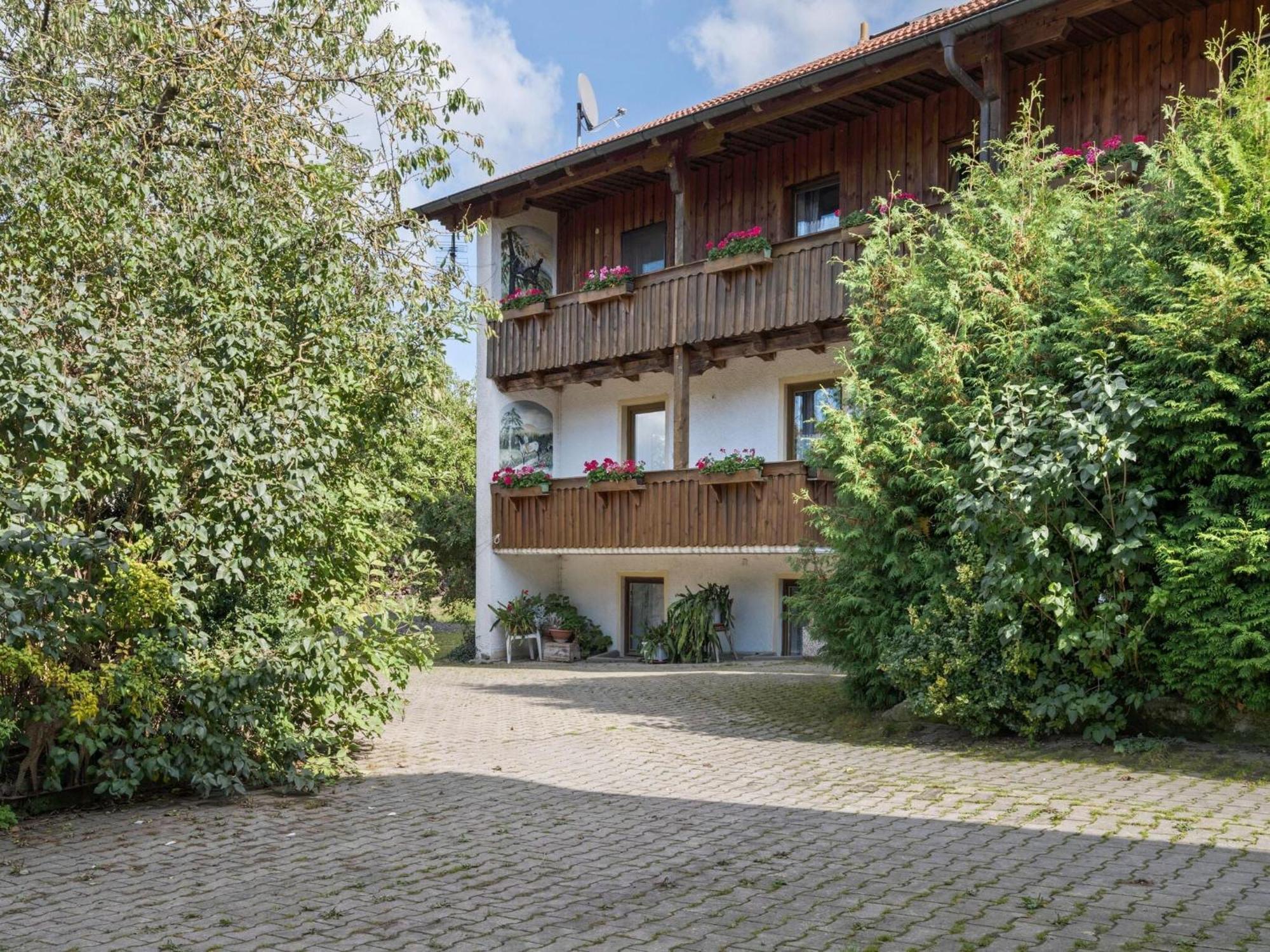 Apartment On A Farm Near The Ski Area Neukirchen beim Heiligen Blut Bagian luar foto